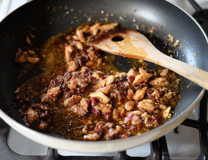 ゆで汁を入れる