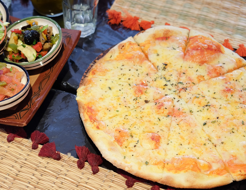 普通。。なピザ