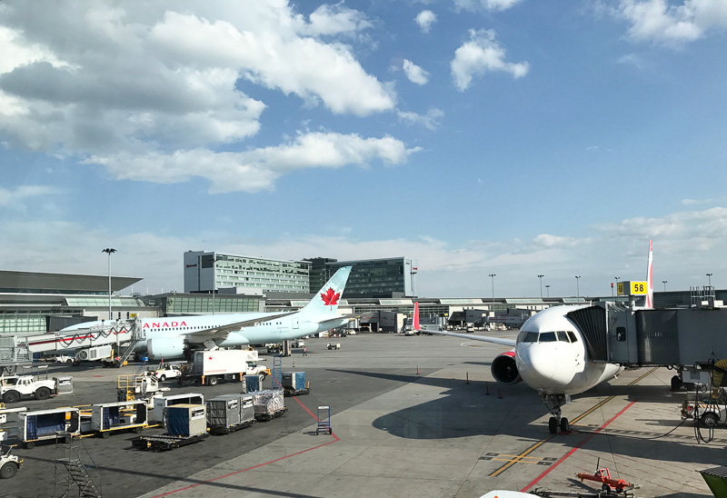 モントリオール空港