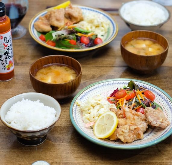 鶏のから揚げ定食風