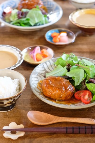 煮込みハンバーグの献立