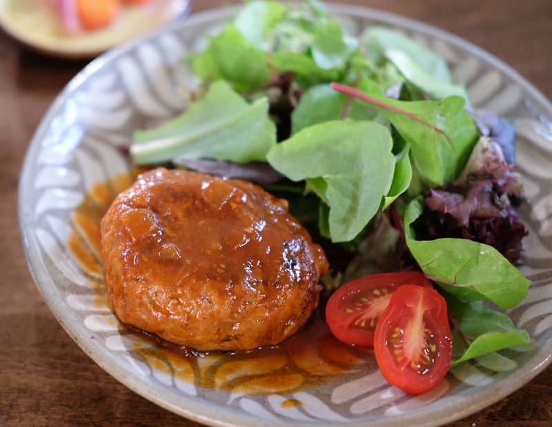 大き目ハンバーグ