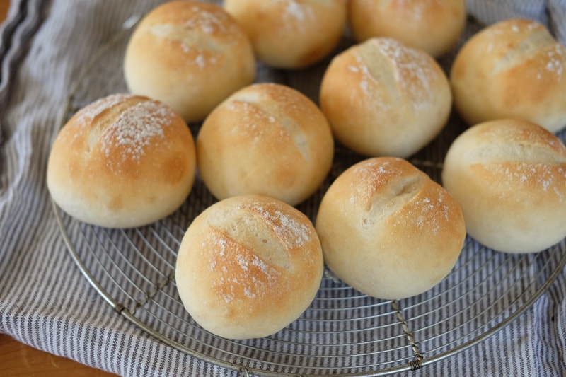 シンプルな丸パン