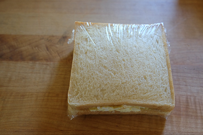 ラップに包みます