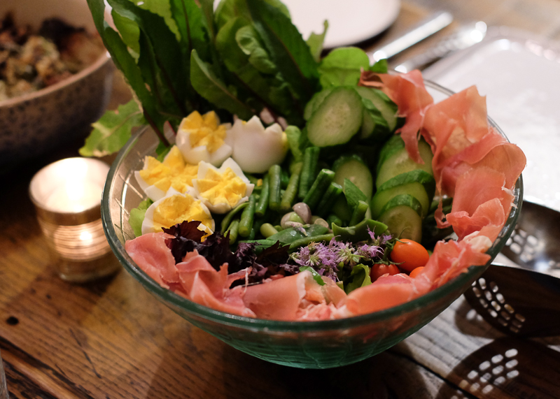 庭の野菜のサラダ