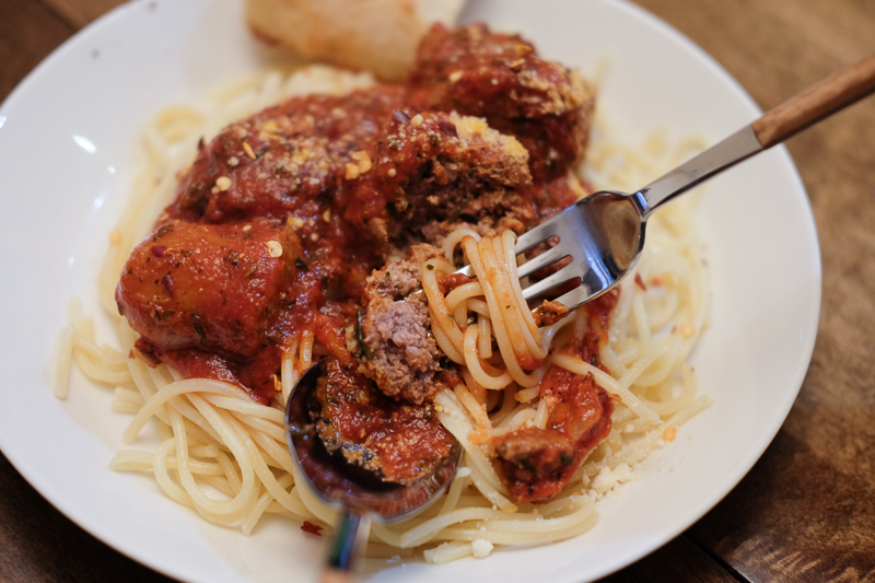 ミートボールは崩して..