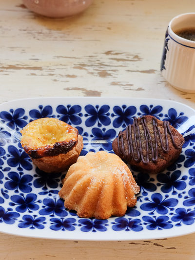小さな焼き菓子