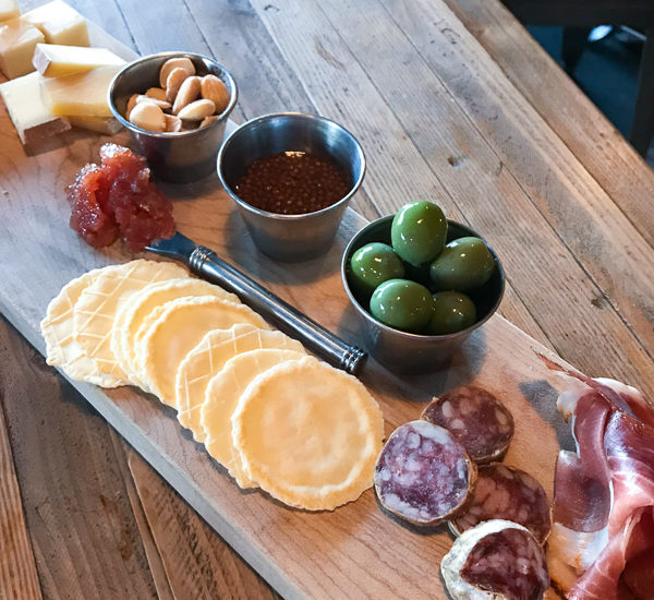 オリーブやジャムも