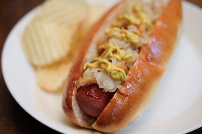 サワークラウトをたっぷりのせて