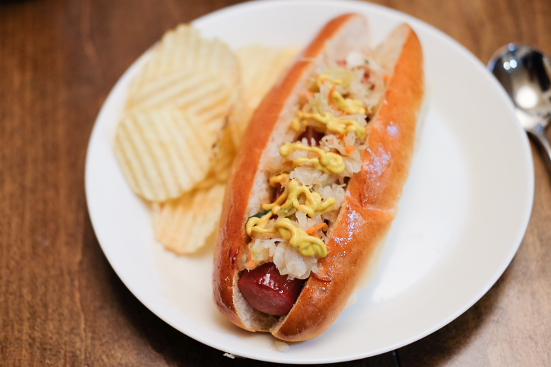 オット作、ホットドッグ
