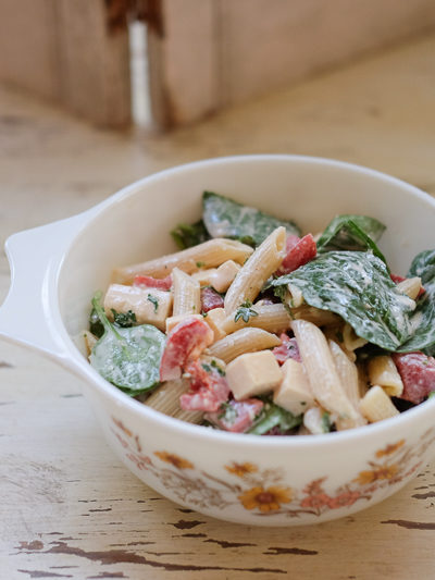 ホールフーズマーケットデリのペンネサラダ