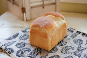 ヨーグルトがたっぷり入った食パン