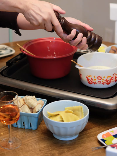 バレンタインのチーズフォンディディナー