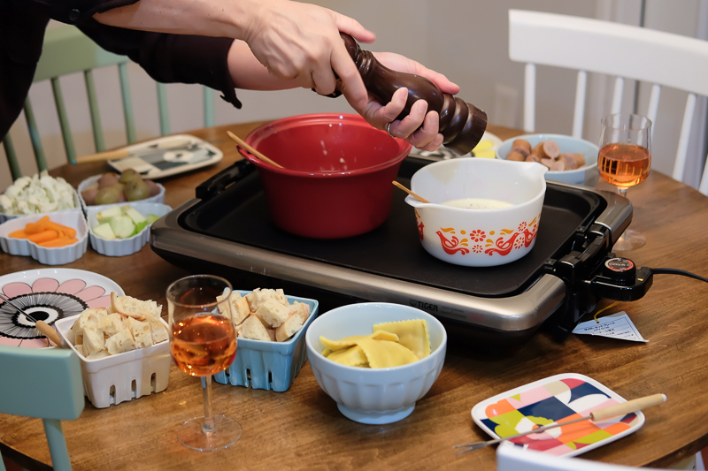 バレンタインのチーズフォンディディナー