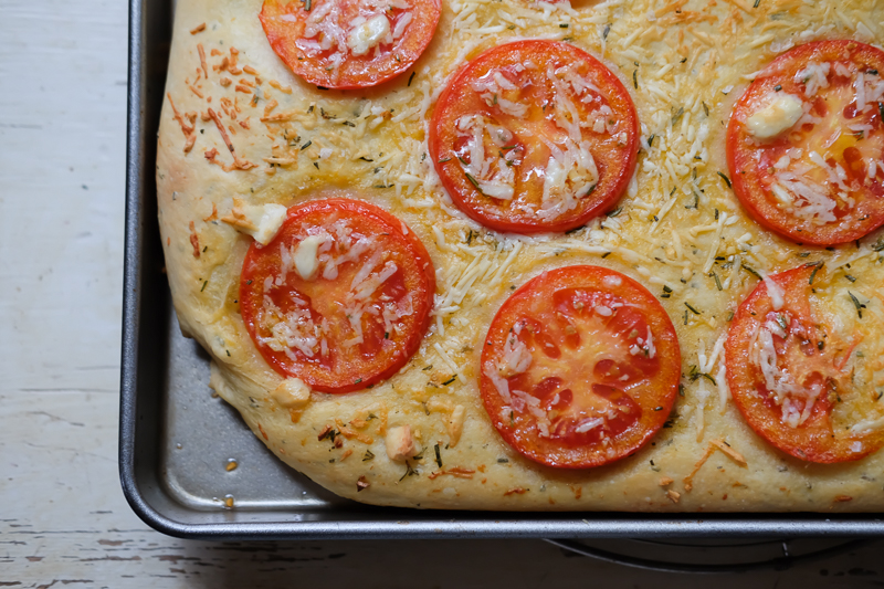 焼けました♪　ローズマリー＆トマトフォカッチャ