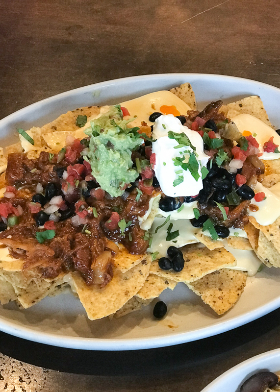 プルドポークナチョス