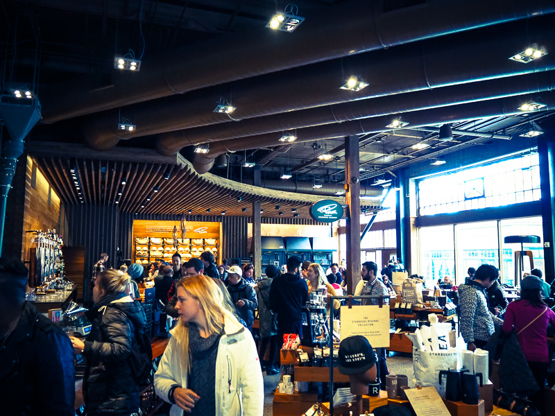 にぎわっています