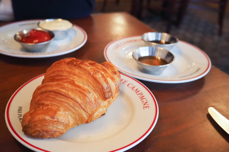 見るからにおいしそうなクロワッサン