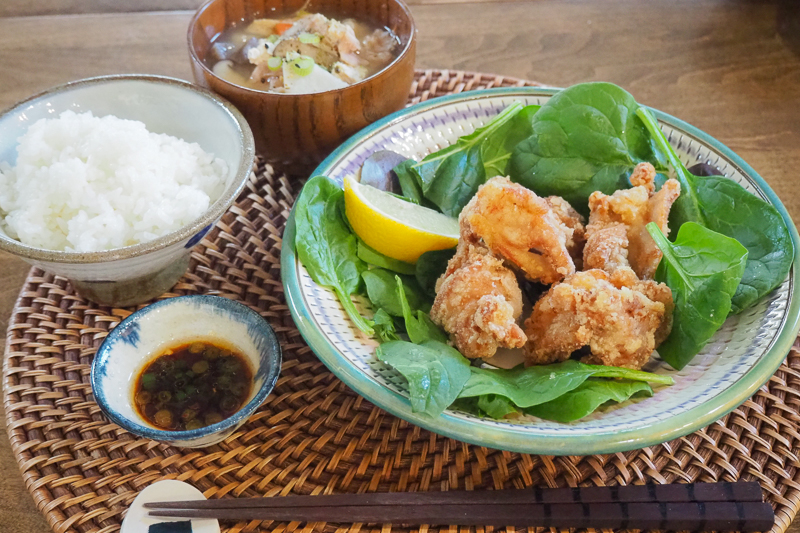 から揚げ＆豚汁定食風