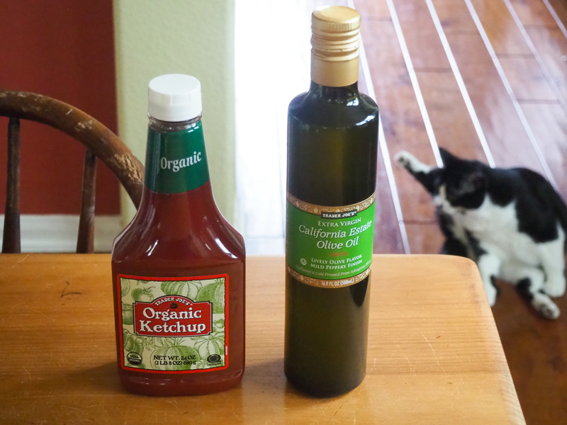 オーガニックオリーブオイルとケチャップ