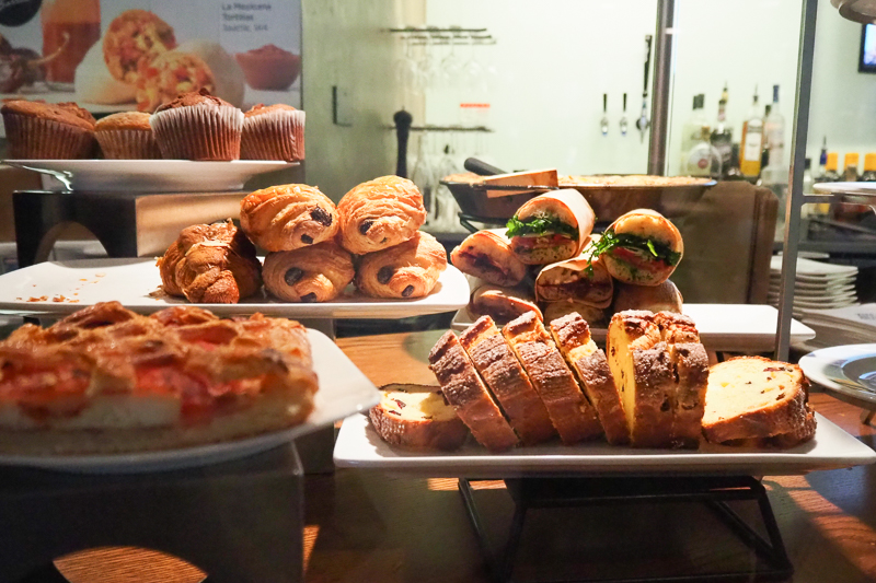 焼き菓子やサンドイッチ