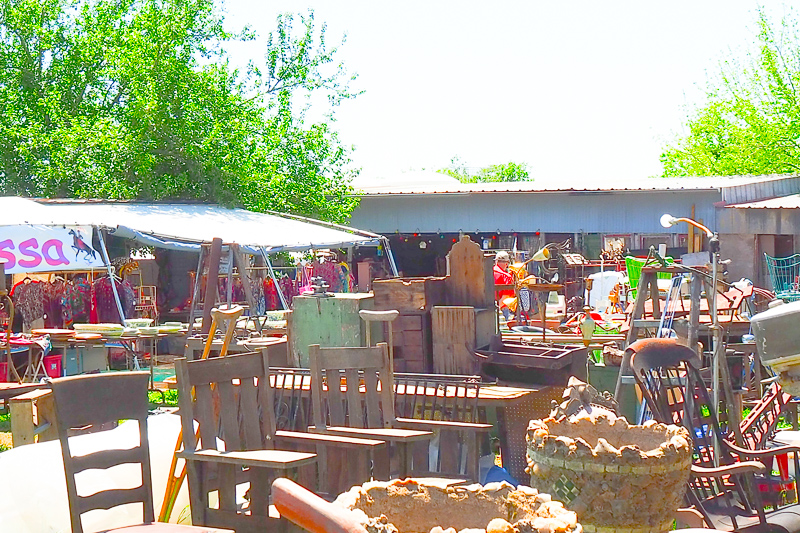 家具もたくさん