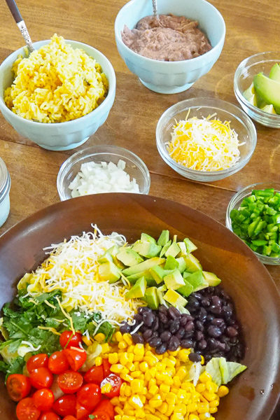 タコス用の具色々、とサラダ