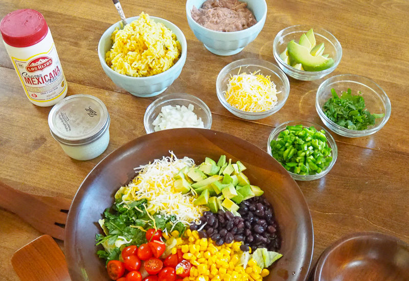 タコス用の具色々、とサラダ