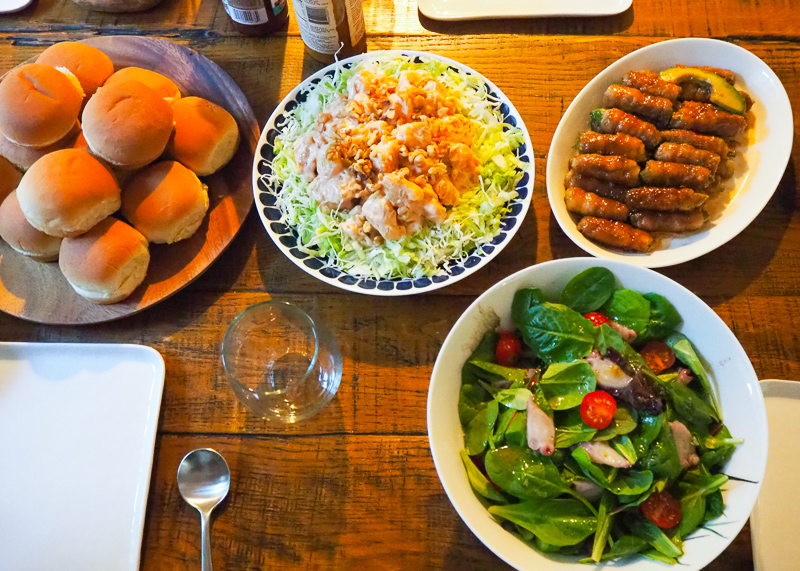 エビマヨ、アボカドの牛肉巻き、タコ入りサラダ