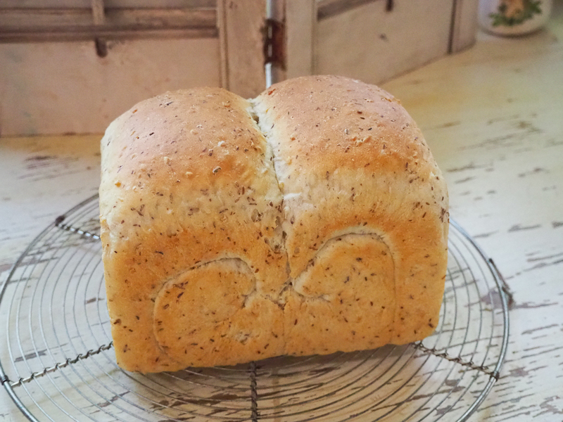 マルチグレインブレッド