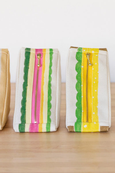 サンドイッチ型のポーチ