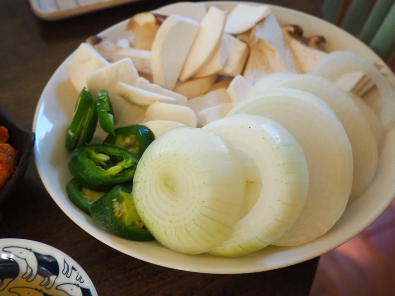 エリンギ、ハラペーニョ、玉ねぎ