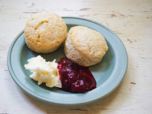 クロテッドクリームとジャムで