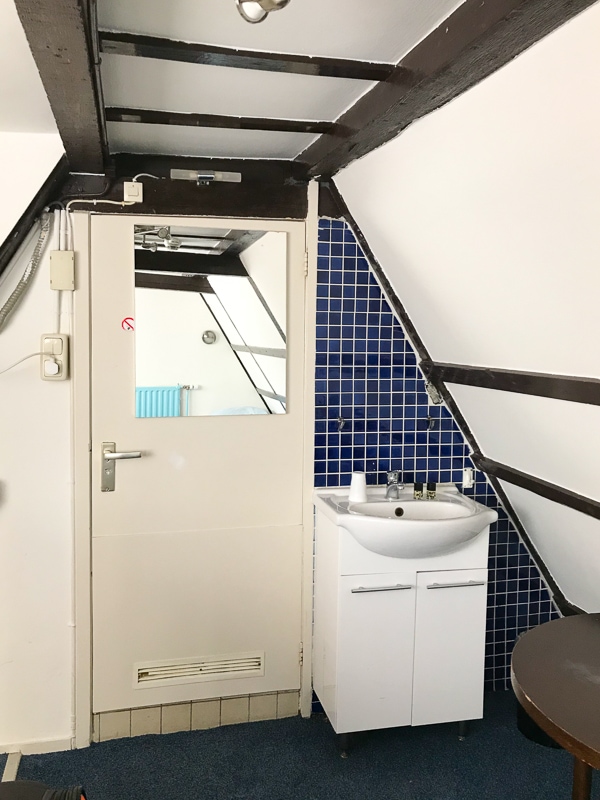 シャワーとトイレ、ついてた～♪