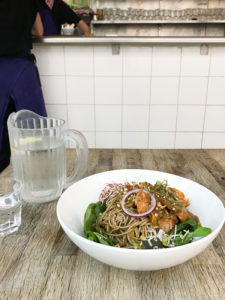 カツカレーそば！