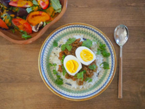 カレー粉で作るドライカレー