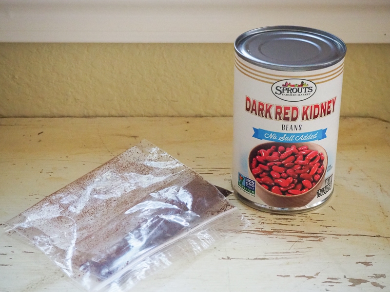 レッドキドニービーンズと量り売りのチリパウダー