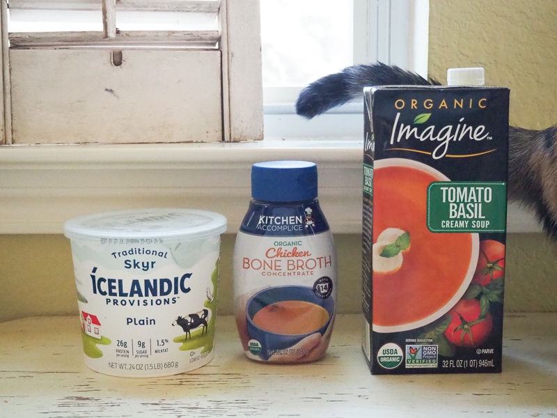 ヨーグルト、チキンストック、トマトスープ