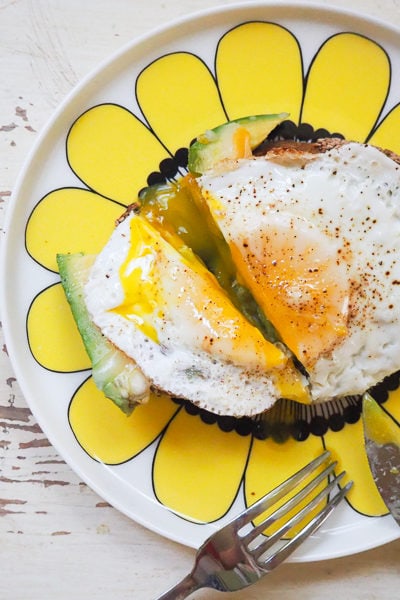 アボカドエッグトースト