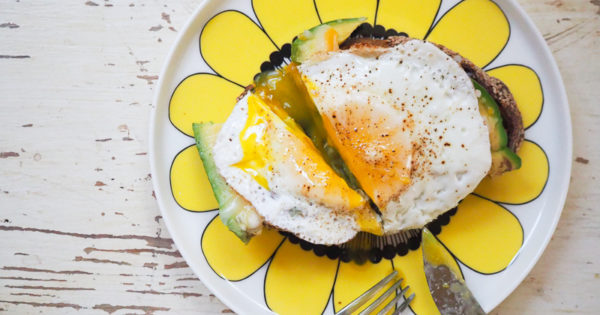 アボカドエッグトースト