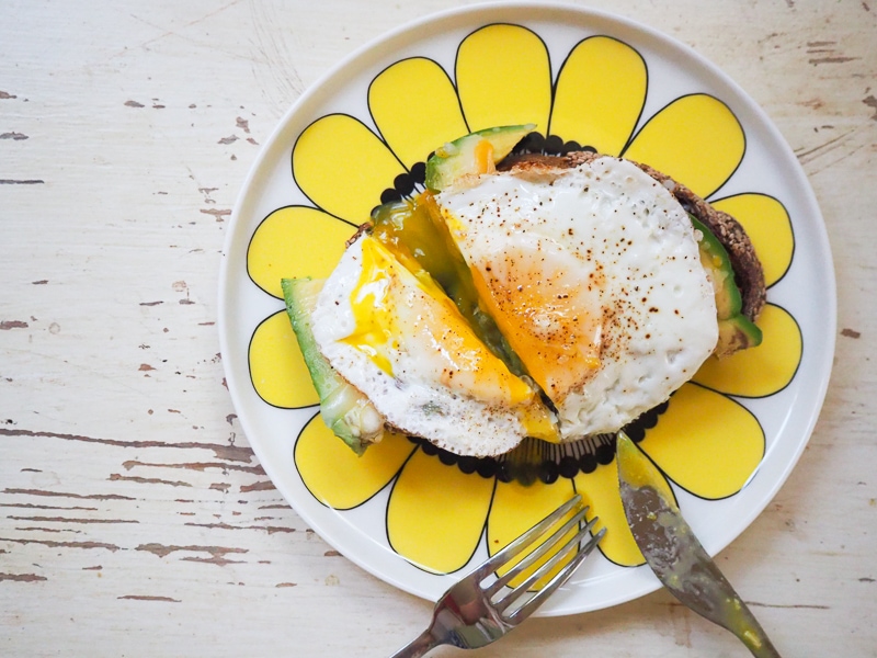 アボカドエッグトースト