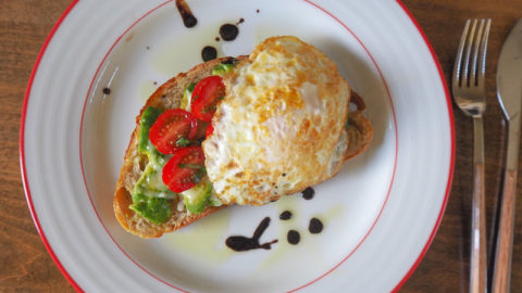レシピ】ブランチで食べた「おしゃれアボカド＆エッグトースト」を再現！