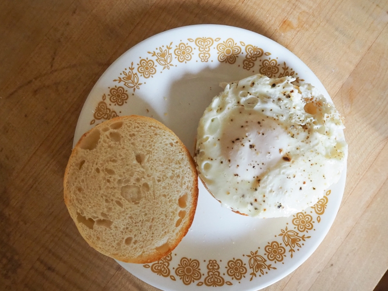 たまごを乗せて...