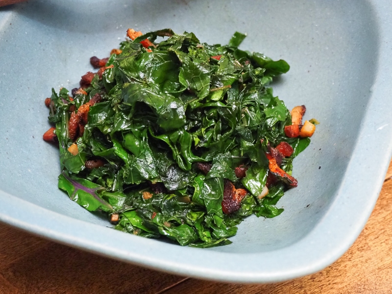 マスタードグリーンとベーコンの炒め物