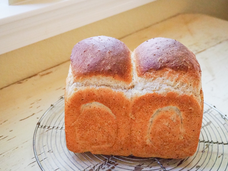 雑穀入りの食パン