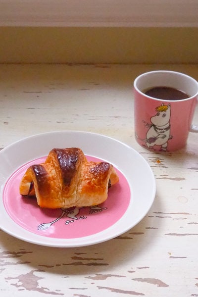 クロワッサンの朝食