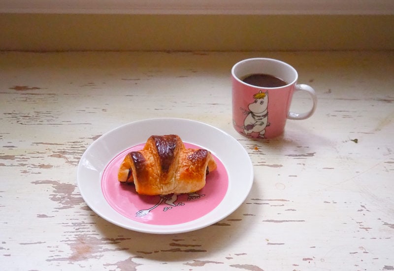 クロワッサンの朝食