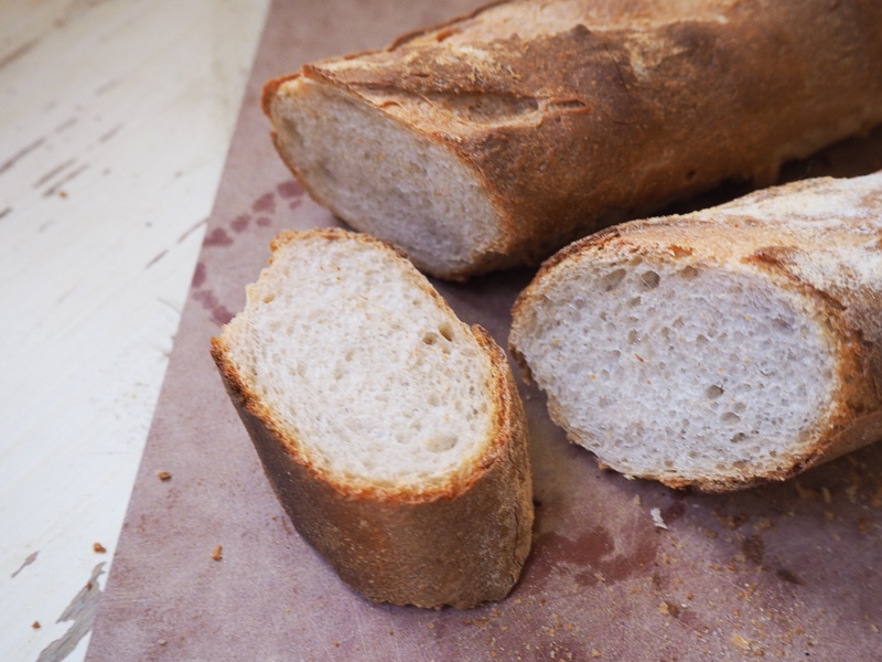 ライ麦入りバゲット１度目-クラム