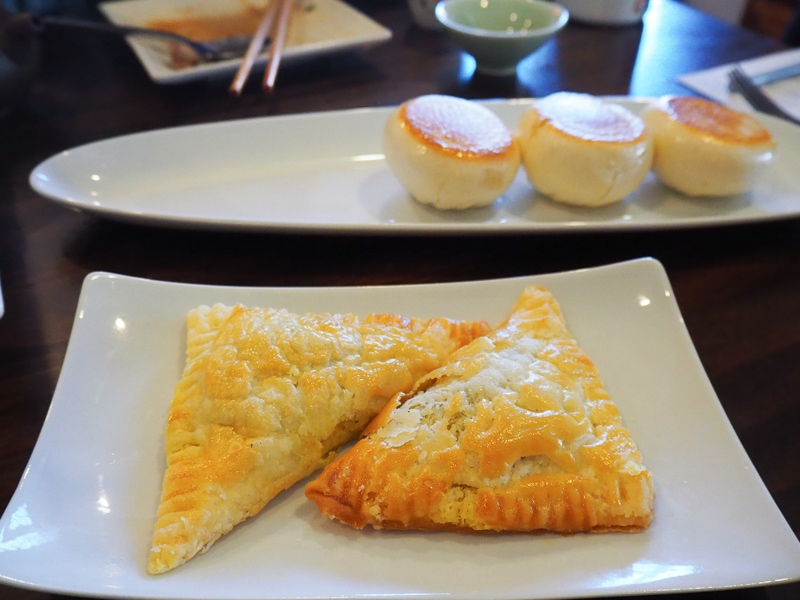 カレーパイと豚まん