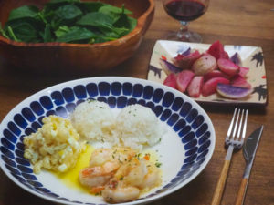 ハワイ風のプレートディナー